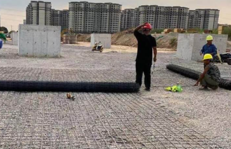 抚顺土工格栅铺设前地基要怎么处理？